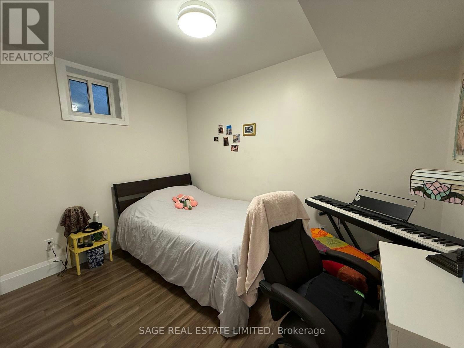 LOWER-228 Montrose Avenue, Toronto, ON, M6G 3G7 - 7