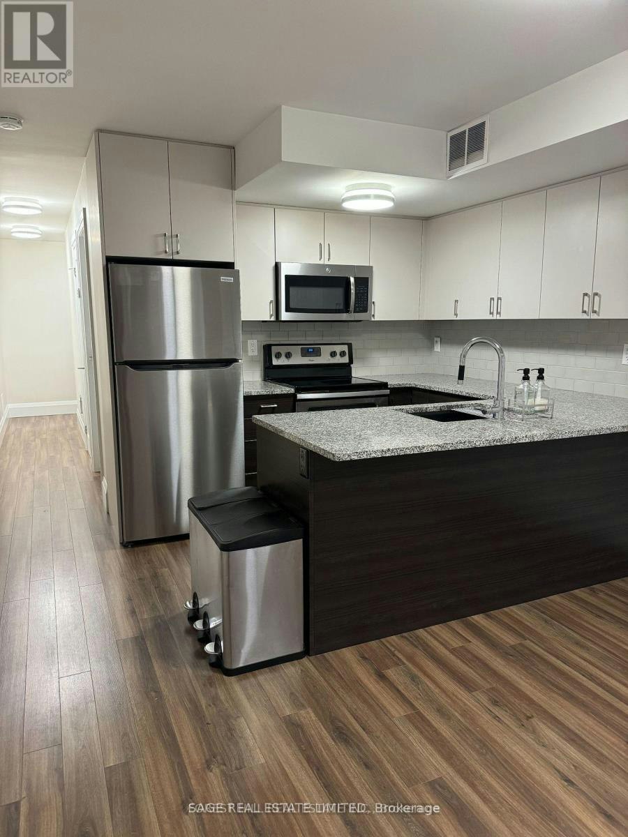 LOWER-228 Montose Avenue, Toronto, ON, M6G 3G7 - 3