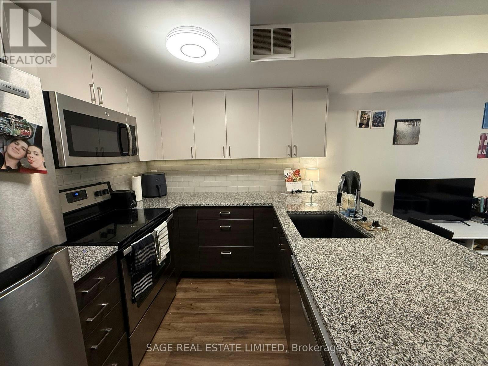 LOWER-228 Montrose Avenue, Toronto, ON, M6G 3G7 - 6