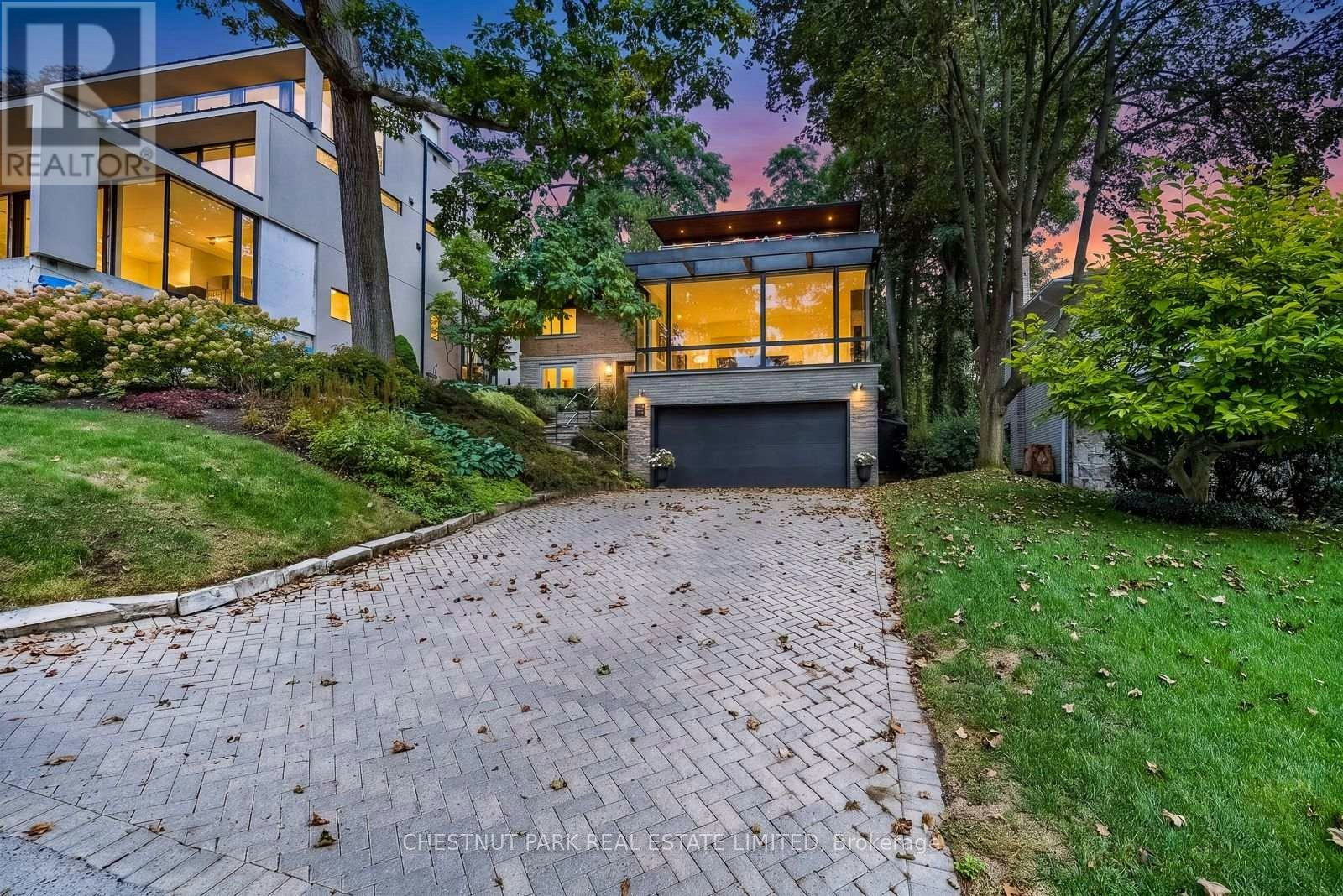 16 Fallingbrook Wood, Toronto, ON, M1N 1B8 - 2