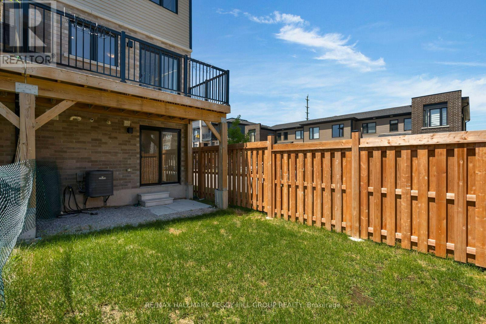 30 Pumpkin Corner Crescent, Barrie, ON, L9J 0T6 - 2