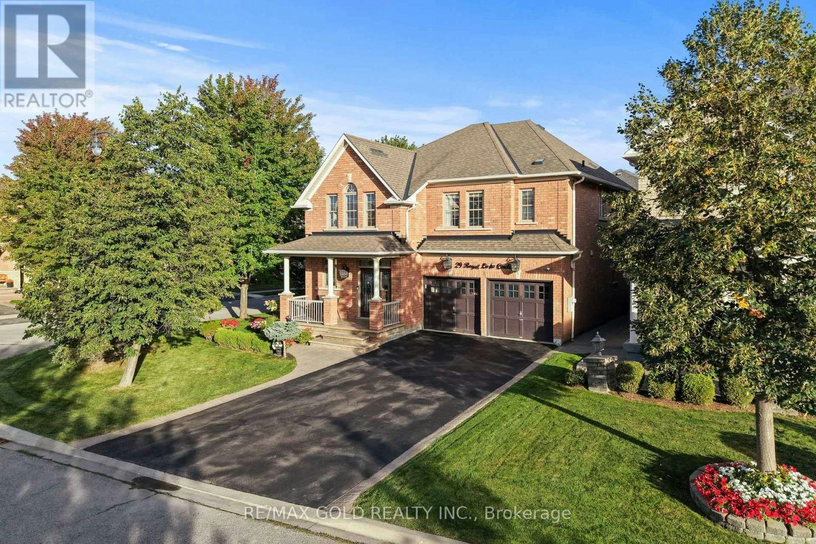 29 Royal Links Circle, Brampton, ON, L6P 2Z9