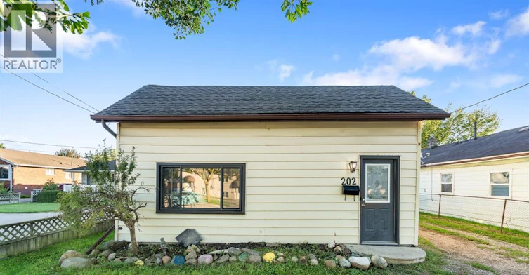 202 Sandys Street, Chatham-Kent, ON, N7L 3P8