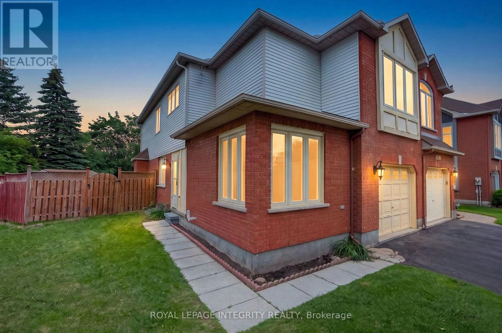 137 Hunterswood Crescent, Ottawa, ON, K1G 5W1