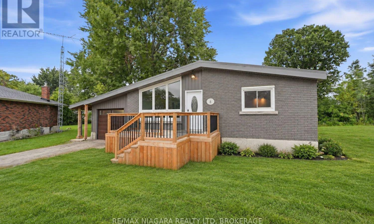 8 Crescent Drive NORTH
