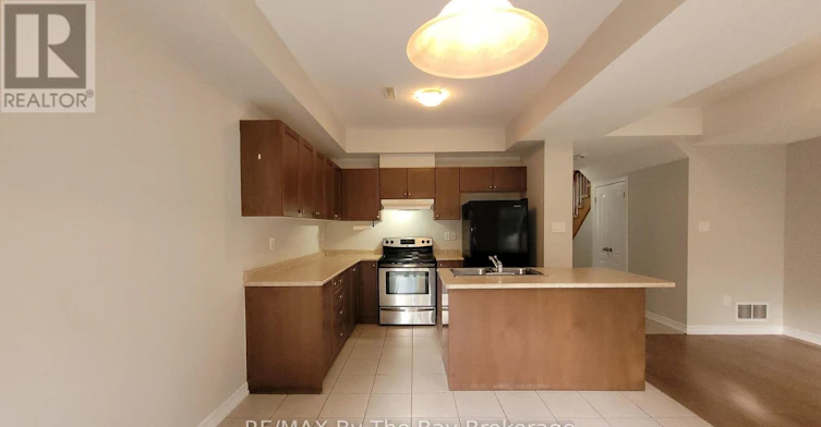 28 Arcadia Drive, Wasaga Beach, ON, L9Z 3C7 - 4