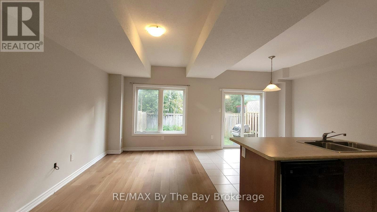 28 Arcadia Drive, Wasaga Beach, ON, L9Z 3C7 - 7