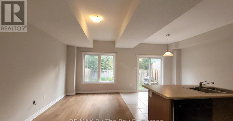 28 Arcadia Drive, Wasaga Beach, ON, L9Z 3C7 - 7