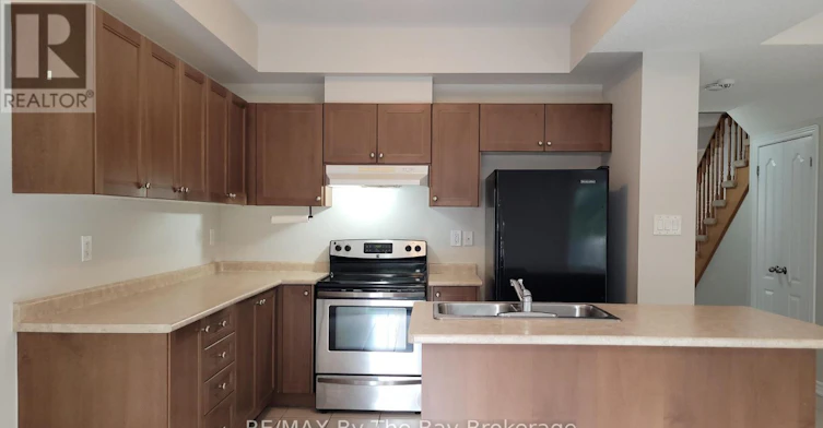 28 Arcadia Drive, Wasaga Beach, ON, L9Z 3C7 - 3