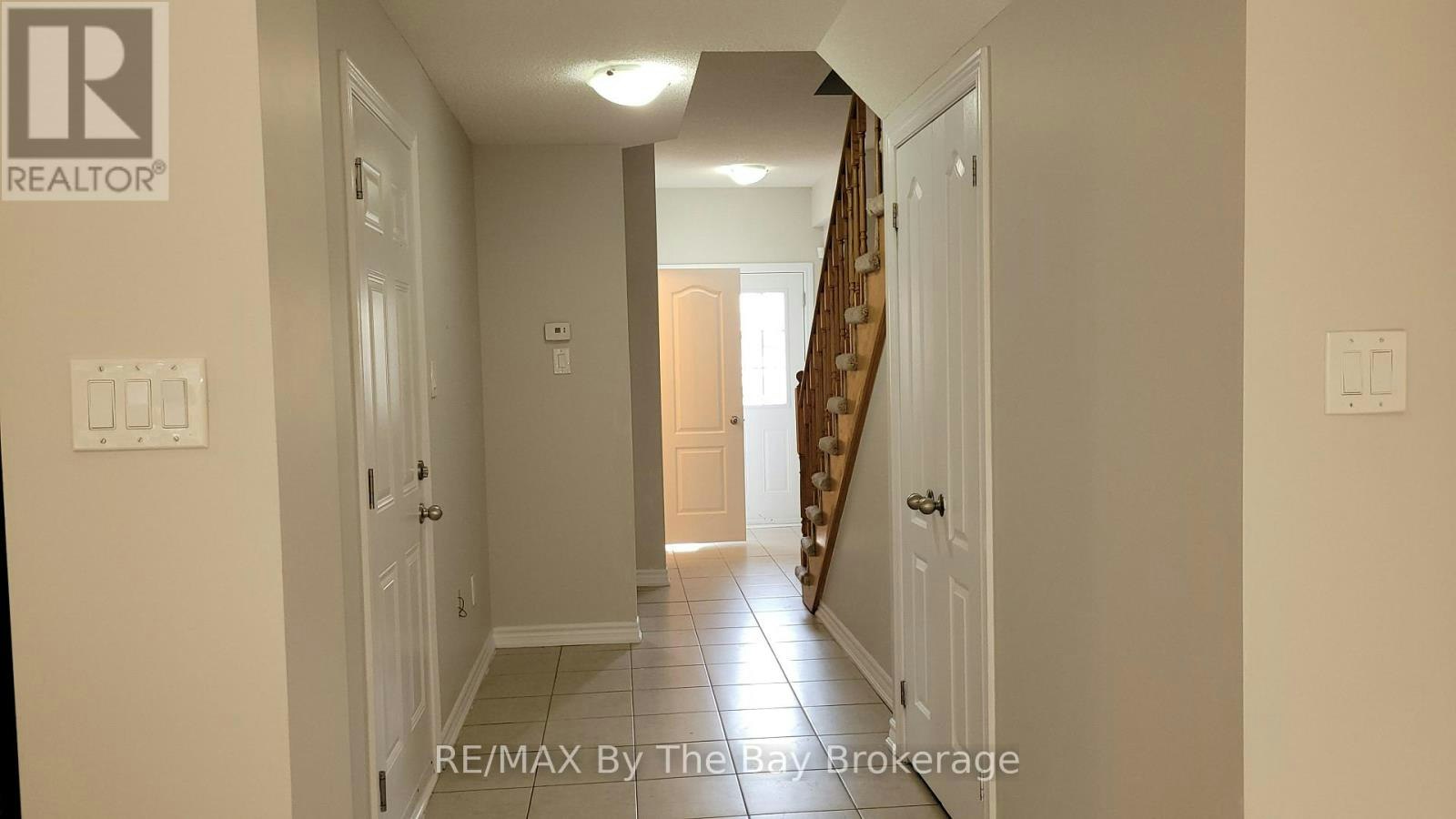 28 Arcadia Drive, Wasaga Beach, ON, L9Z 3C7 - 2