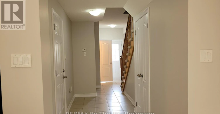 28 Arcadia Drive, Wasaga Beach, ON, L9Z 3C7 - 2