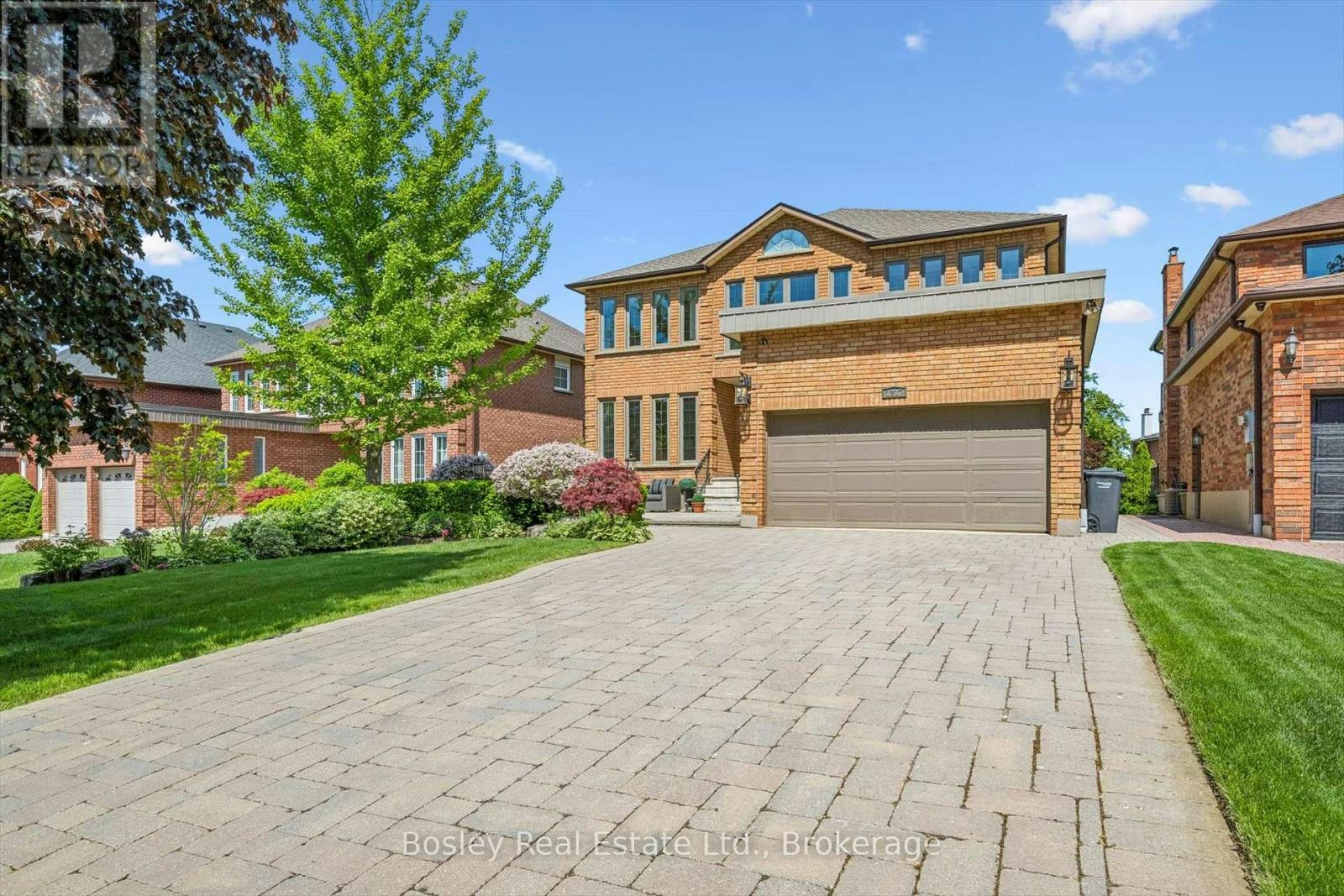 1217 Sugar Maple Court, Mississauga, ON, L4W 4P6