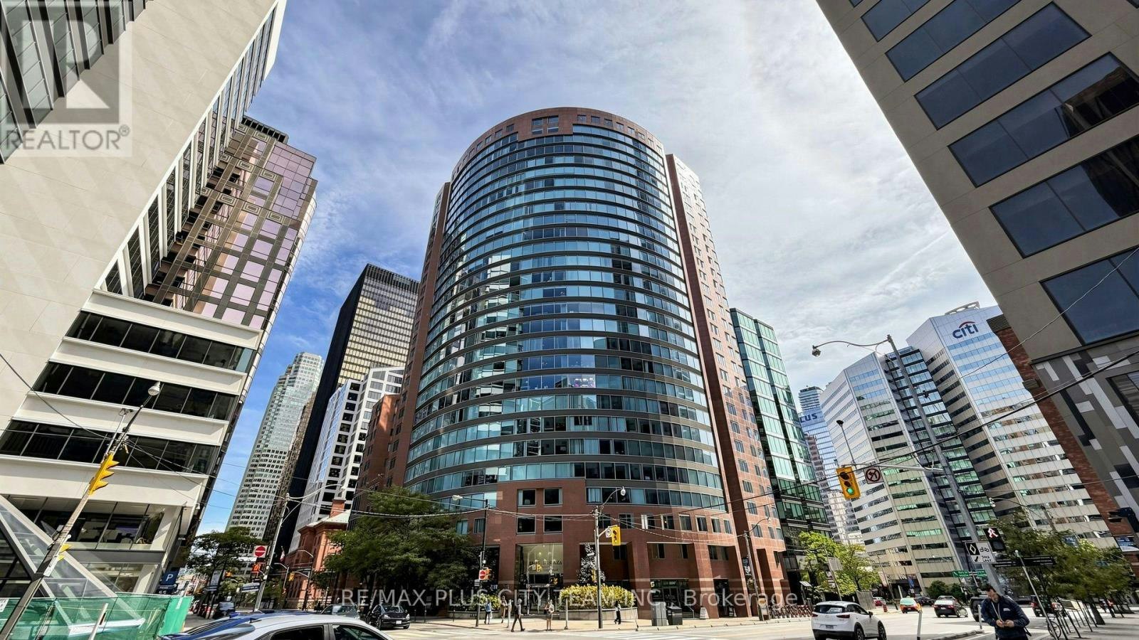 2506-33 University Avenue, Toronto, ON, M5J 2S7