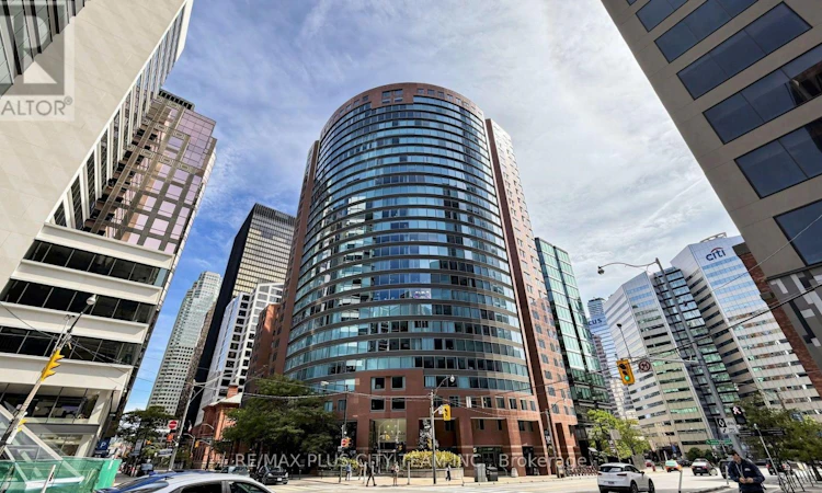 2506-33 University Avenue