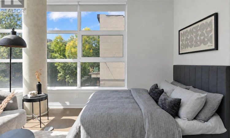 202-10 Willison Square