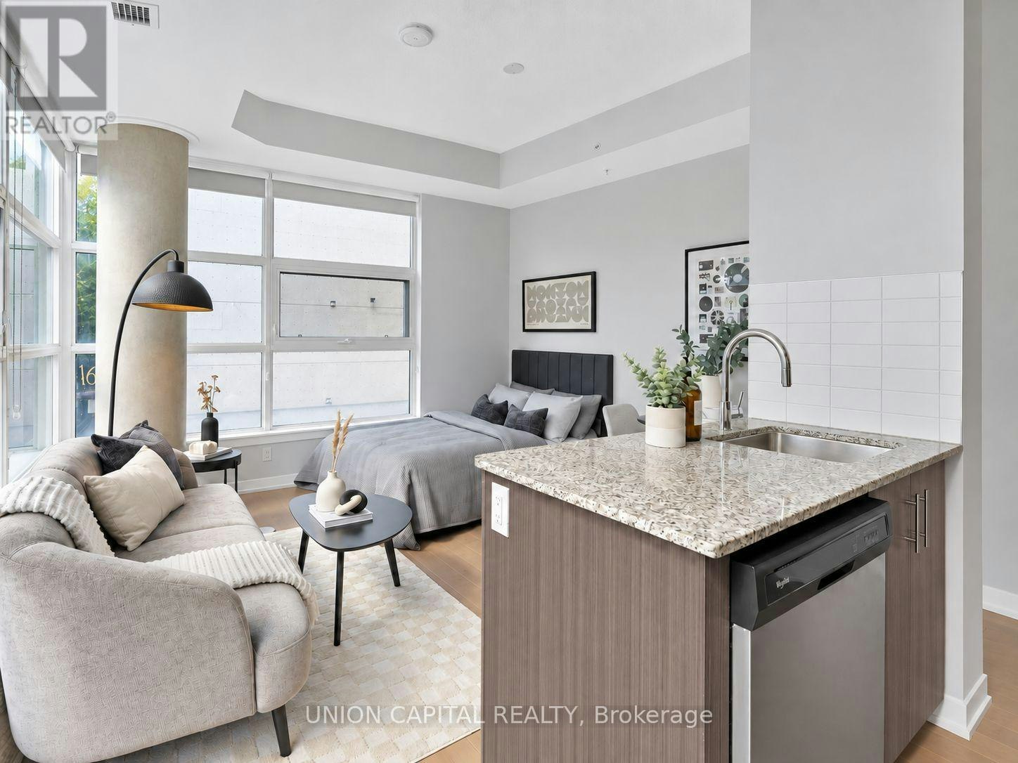 202-10 Willison Square, Toronto, ON, M5T 0A8