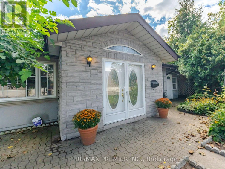 1474 Service Road SOUTH, Mississauga, ON, L5E 1V6 - 2