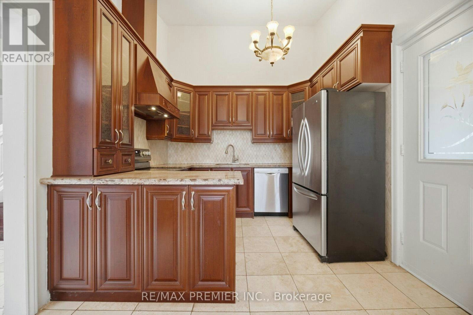 1474 Service Road SOUTH, Mississauga, ON, L5E 1V6 - 10