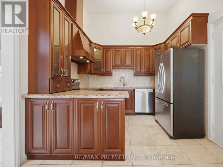 1474 Service Road SOUTH, Mississauga, ON, L5E 1V6 - 10