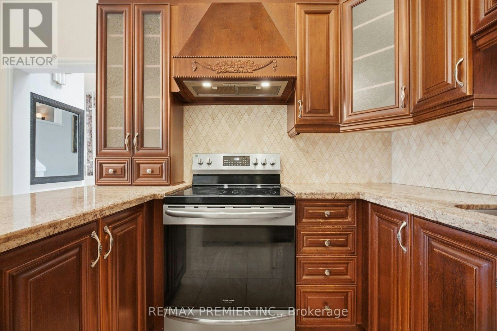 1474 Service Road SOUTH, Mississauga, ON, L5E 1V6 - 11