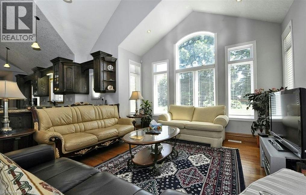 915 Briardean Road, Cambridge, ON, N3H 4R6 - 4