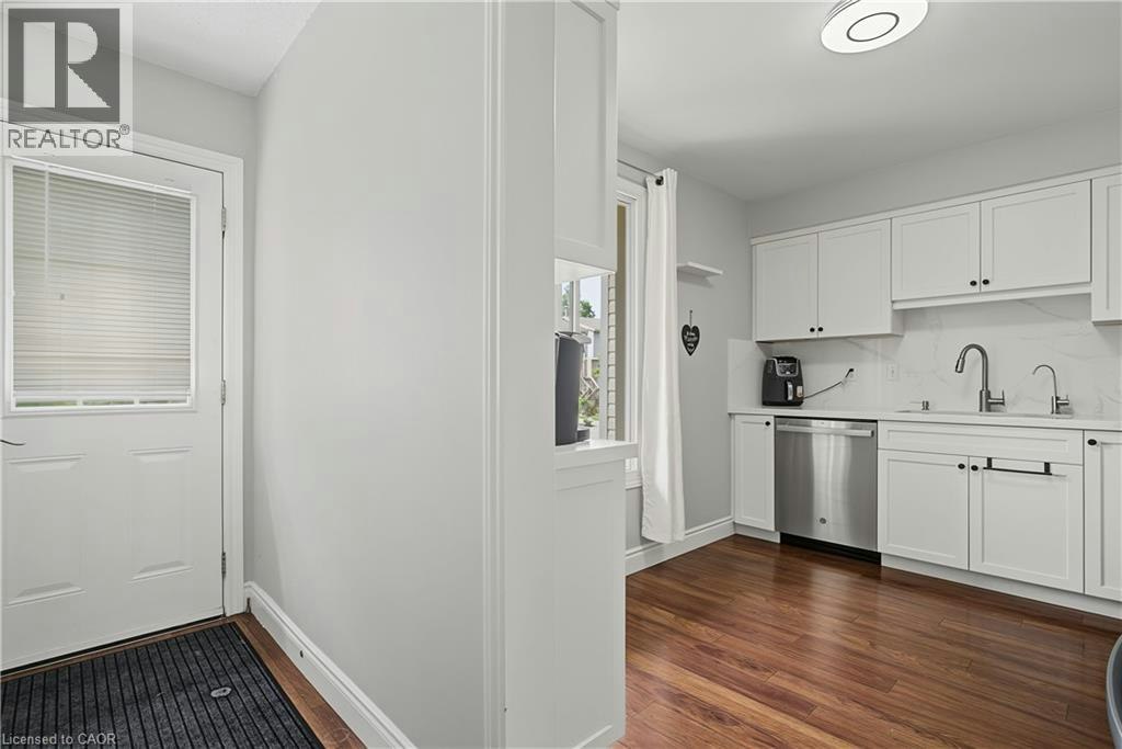1-15 Green Valley Drive, Kitchener, ON, N2P 1K7 - 5