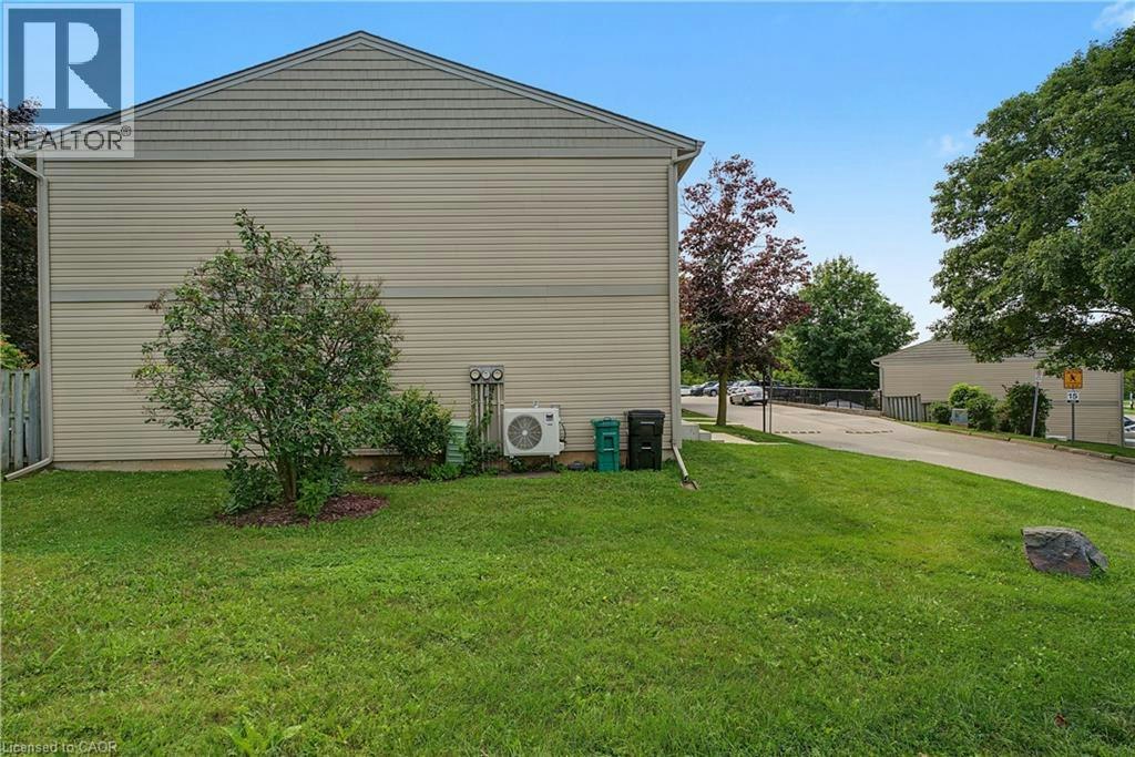 1-15 Green Valley Drive, Kitchener, ON, N2P 1K7 - 44
