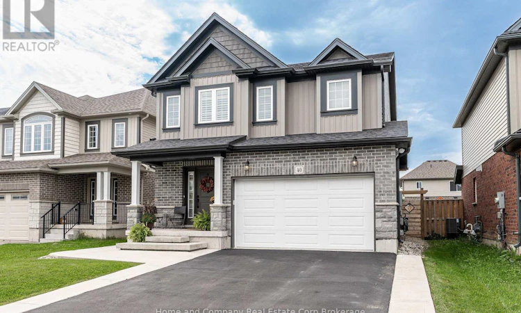 40 Robertson Dr Drive