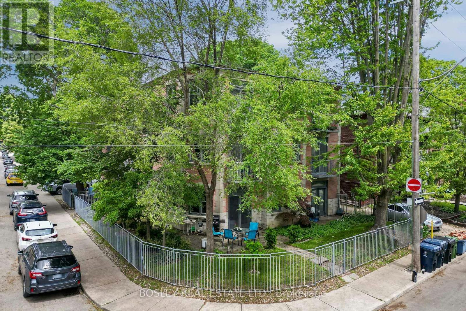 204-15 Glen Manor Drive, Toronto, ON, M4E 2X3 - 5