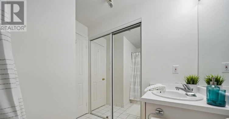 204-15 Glen Manor Drive, Toronto, ON, M4E 2X3 - 29