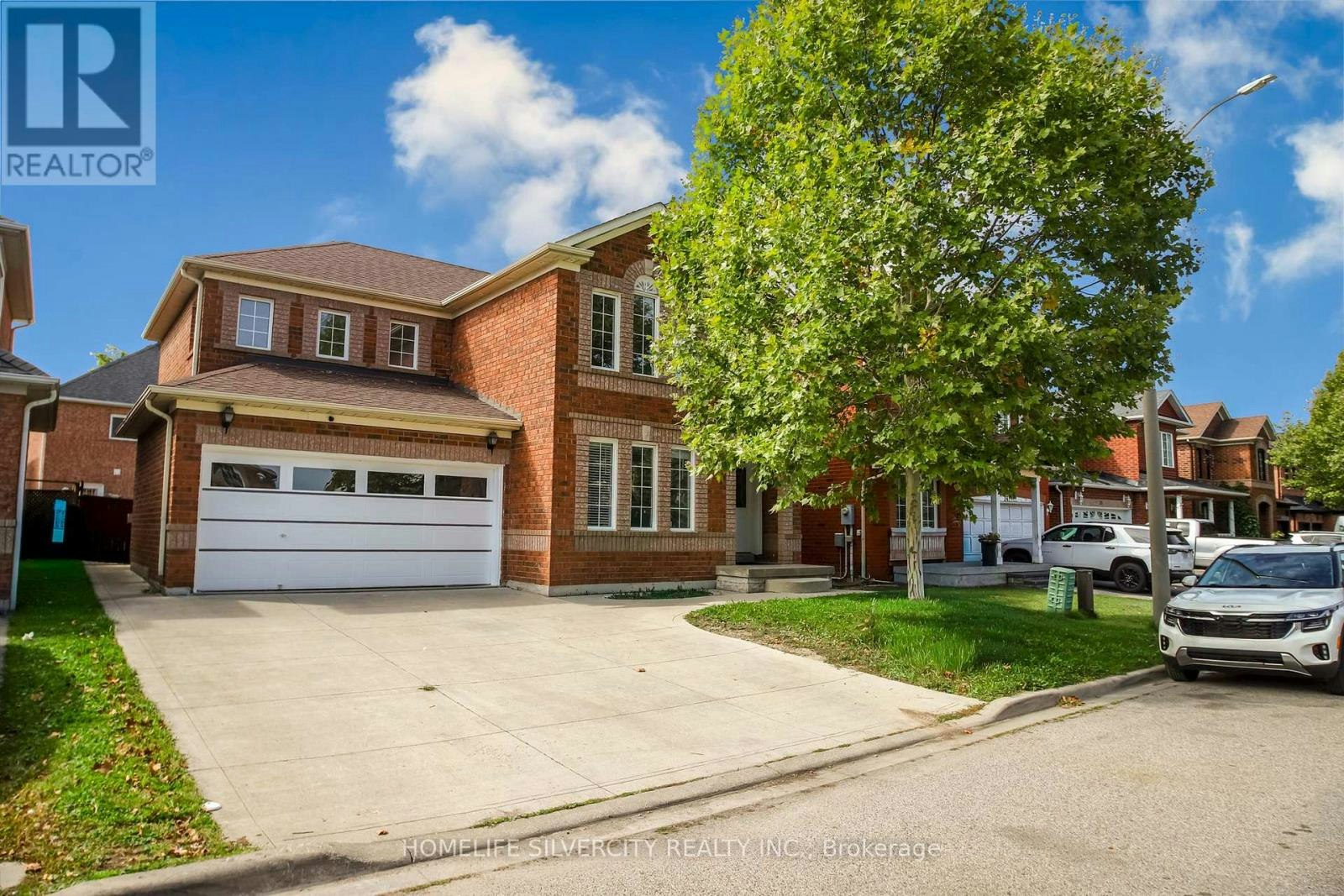 22 Meadow Glade Road, Brampton, ON, L6R 1Z7