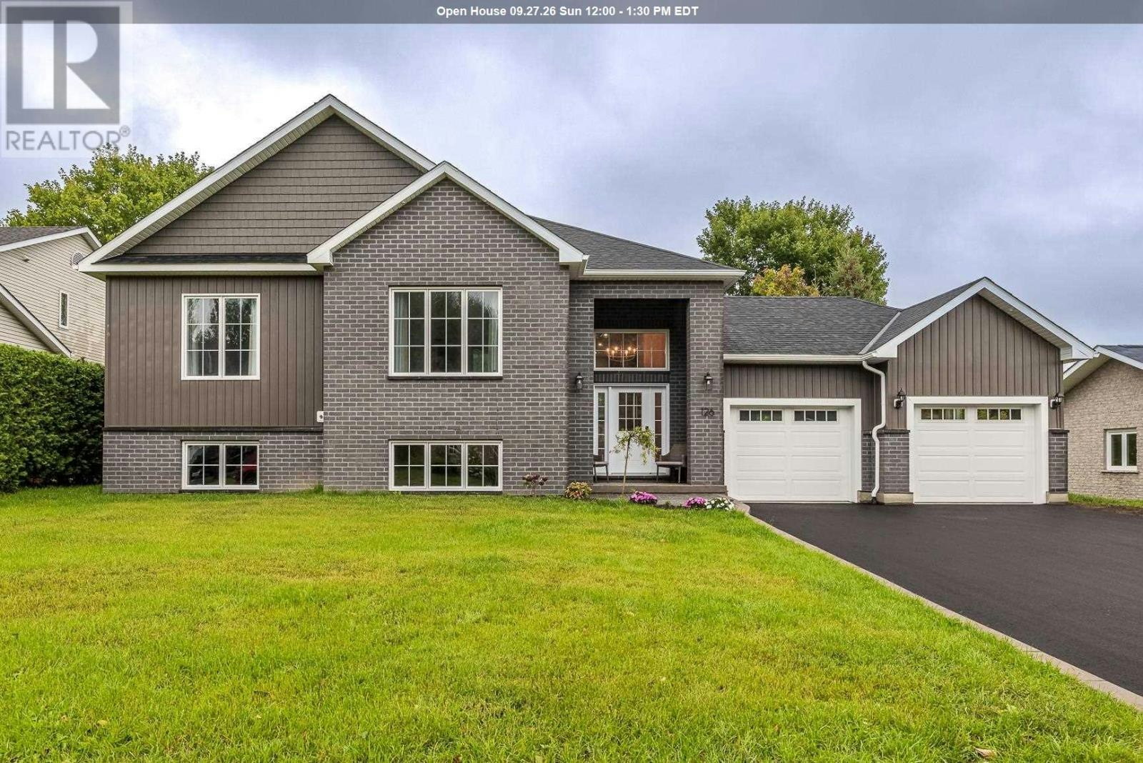 126 Queensgate Boulevard, Sault Ste. Marie, ON, P6A 6Y4