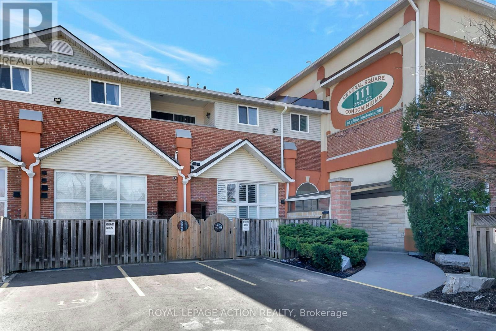 212-111 Grey Street, Brantford, ON, N3S 4V8