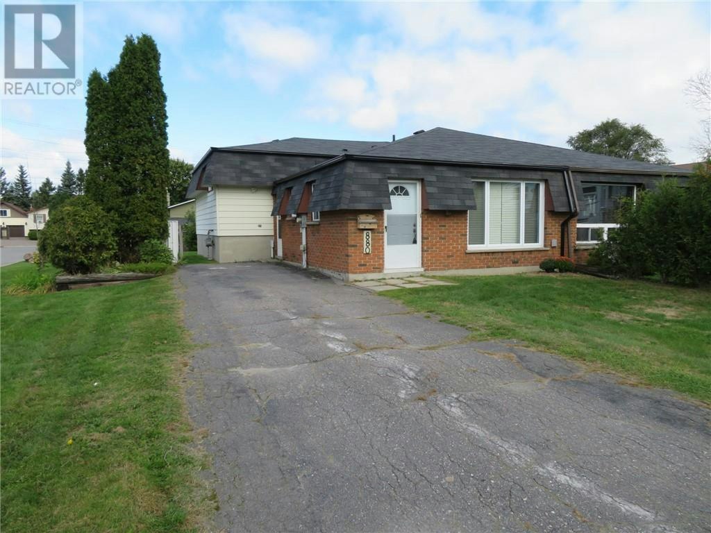 880 Woodbine Avenue, Greater Sudbury, ON, P3A 5A8
