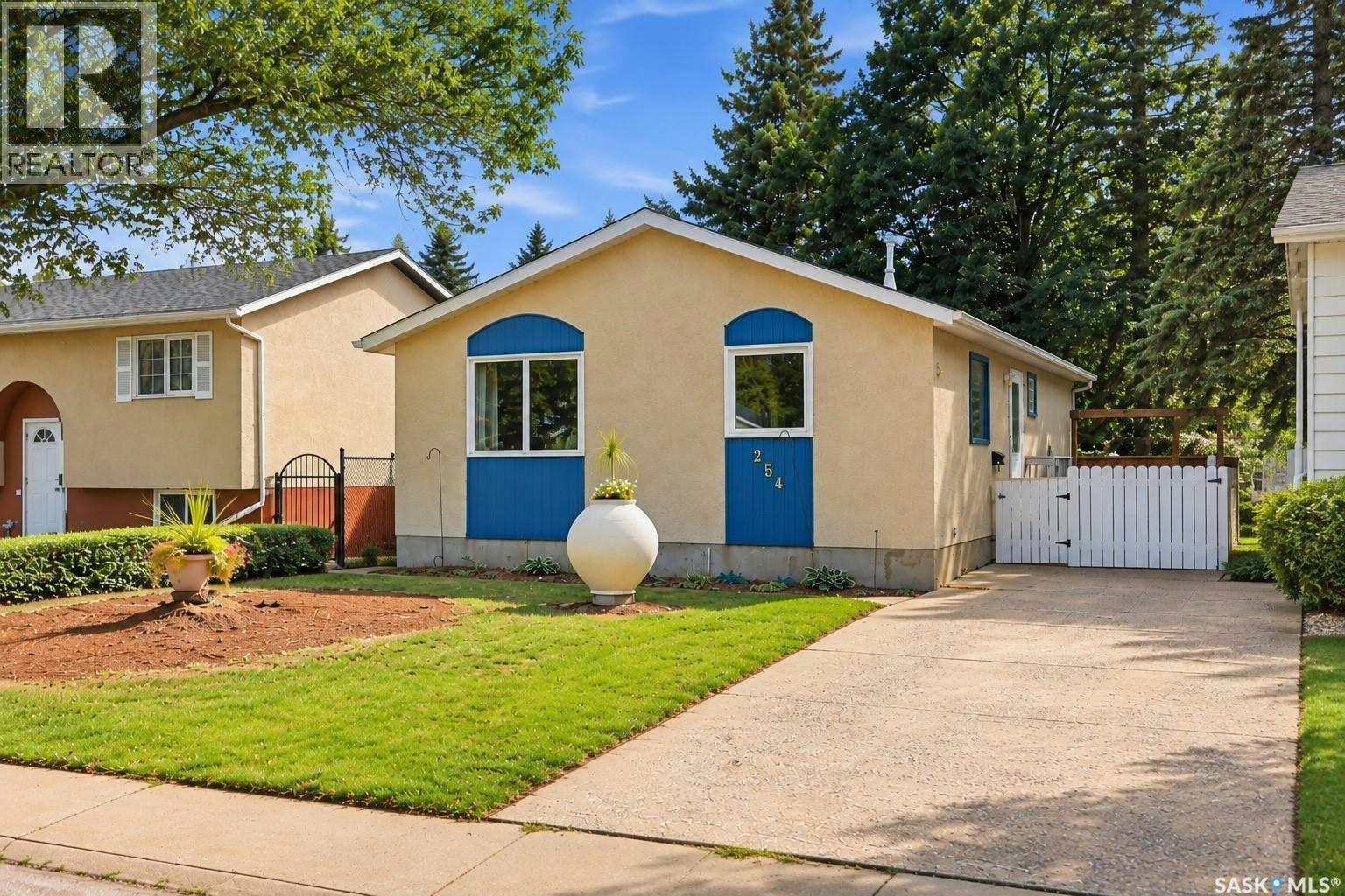 254 Mcmaster Crescent, Saskatoon, SK, S7H 4E3