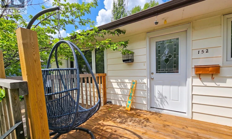 152 5th Avenue SE