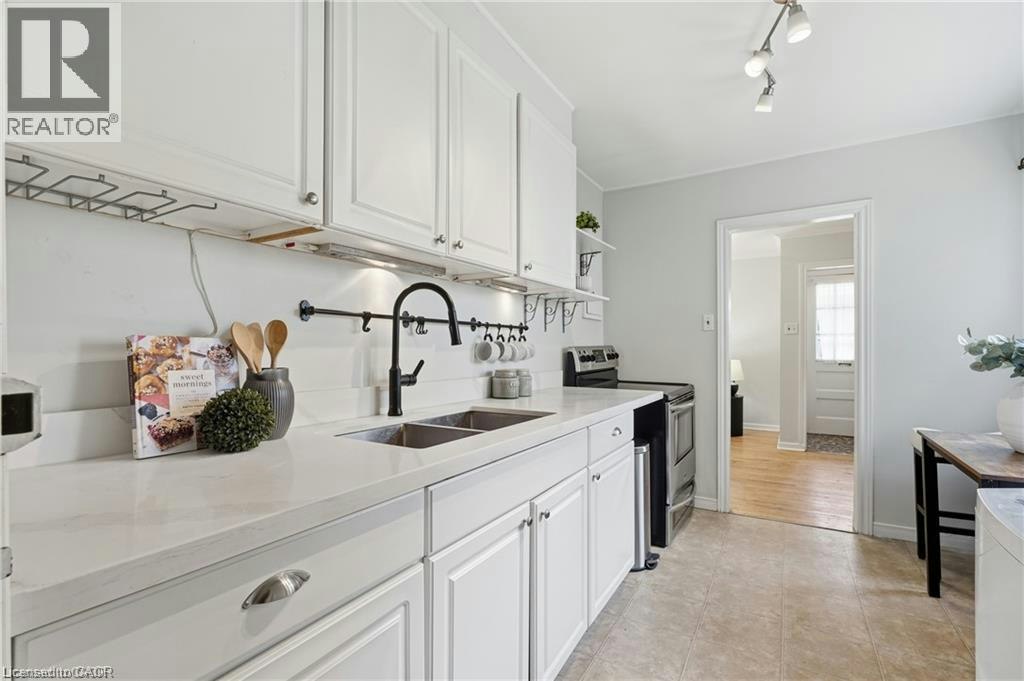 132 Spadina Road E, Kitchener, ON, N2M 3X4 - 6