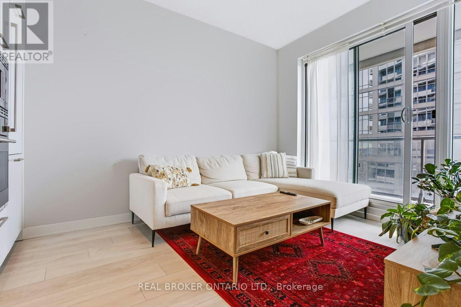 4207-2221 Yonge Street, Toronto, ON, M4S 2B4 - 3