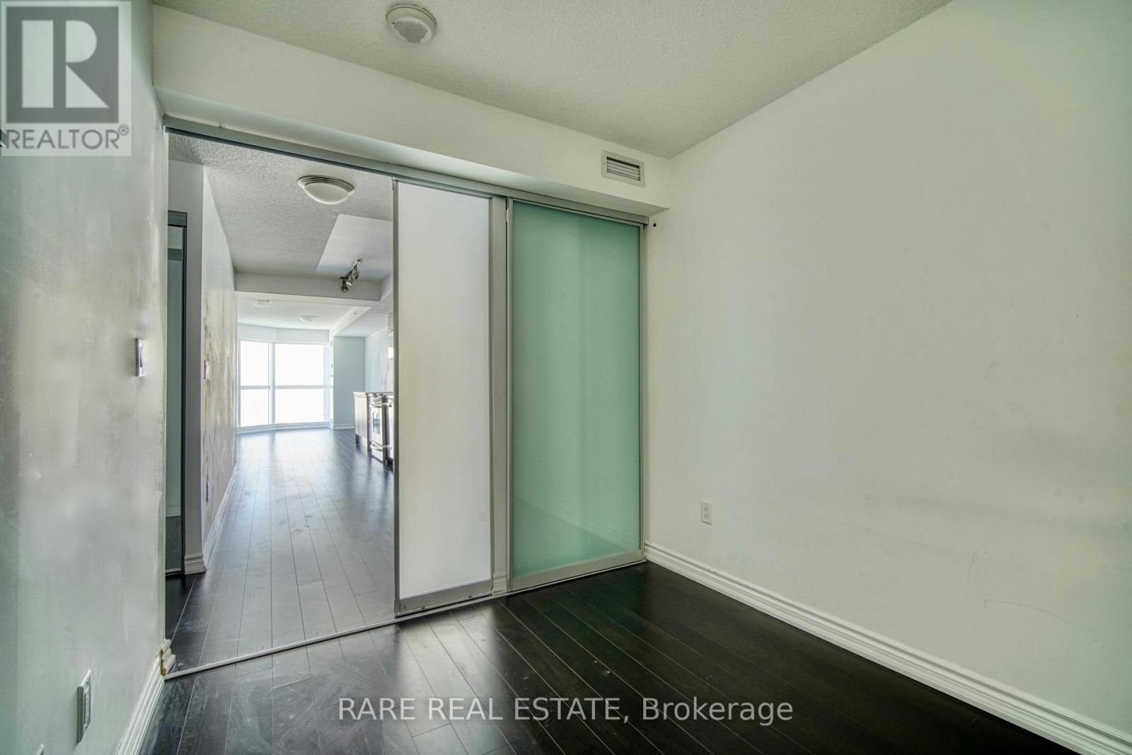 1024-386 Yonge Street, Toronto, ON, M6B 0A5 - 4