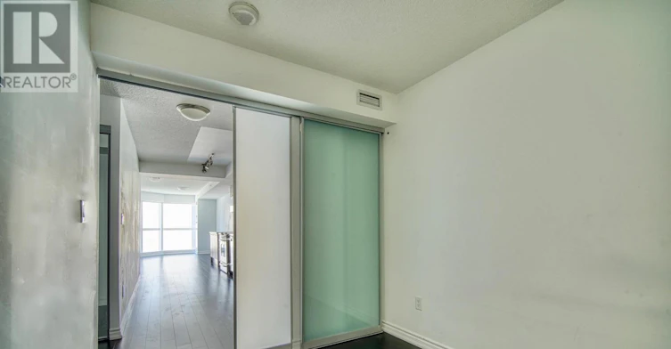 1024-386 Yonge Street, Toronto, ON, M6B 0A5 - 4