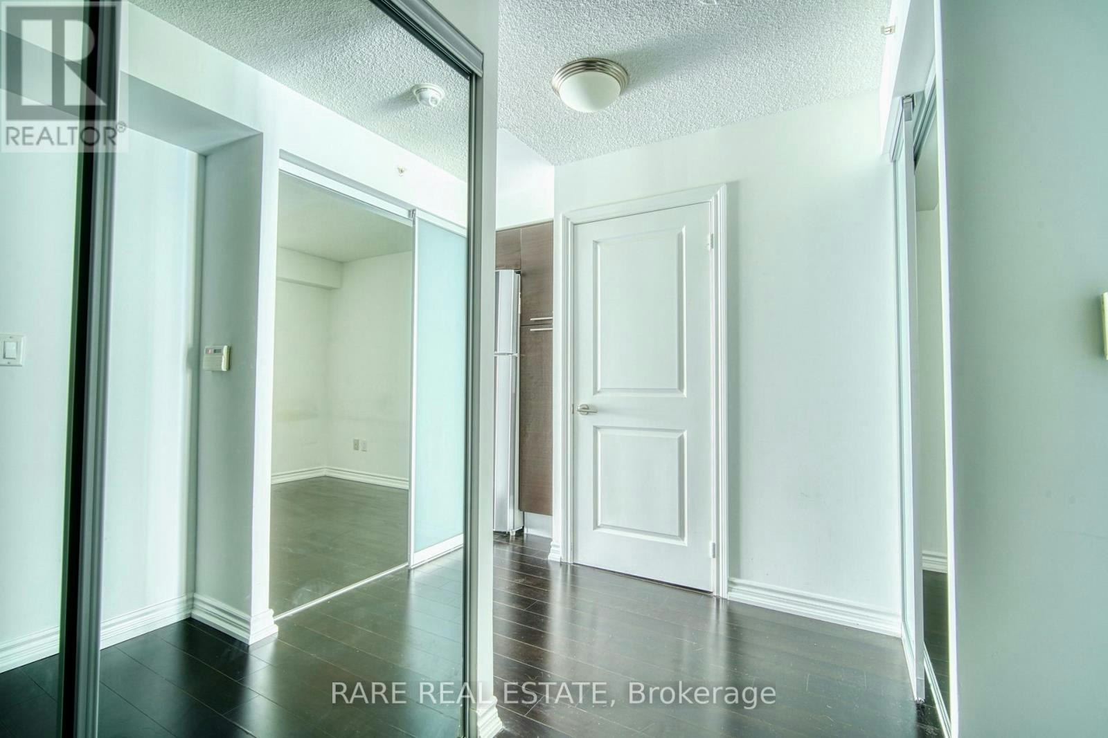 1024-386 Yonge Street, Toronto, ON, M6B 0A5 - 2
