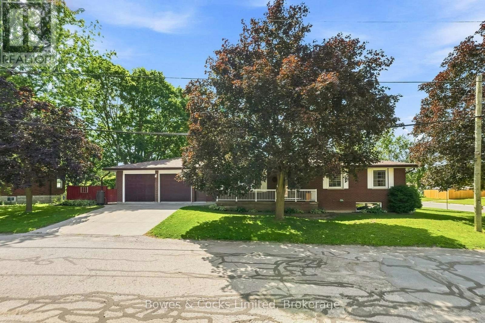 687 Lundy's Lane, Peterborough, ON, K9J 4J9