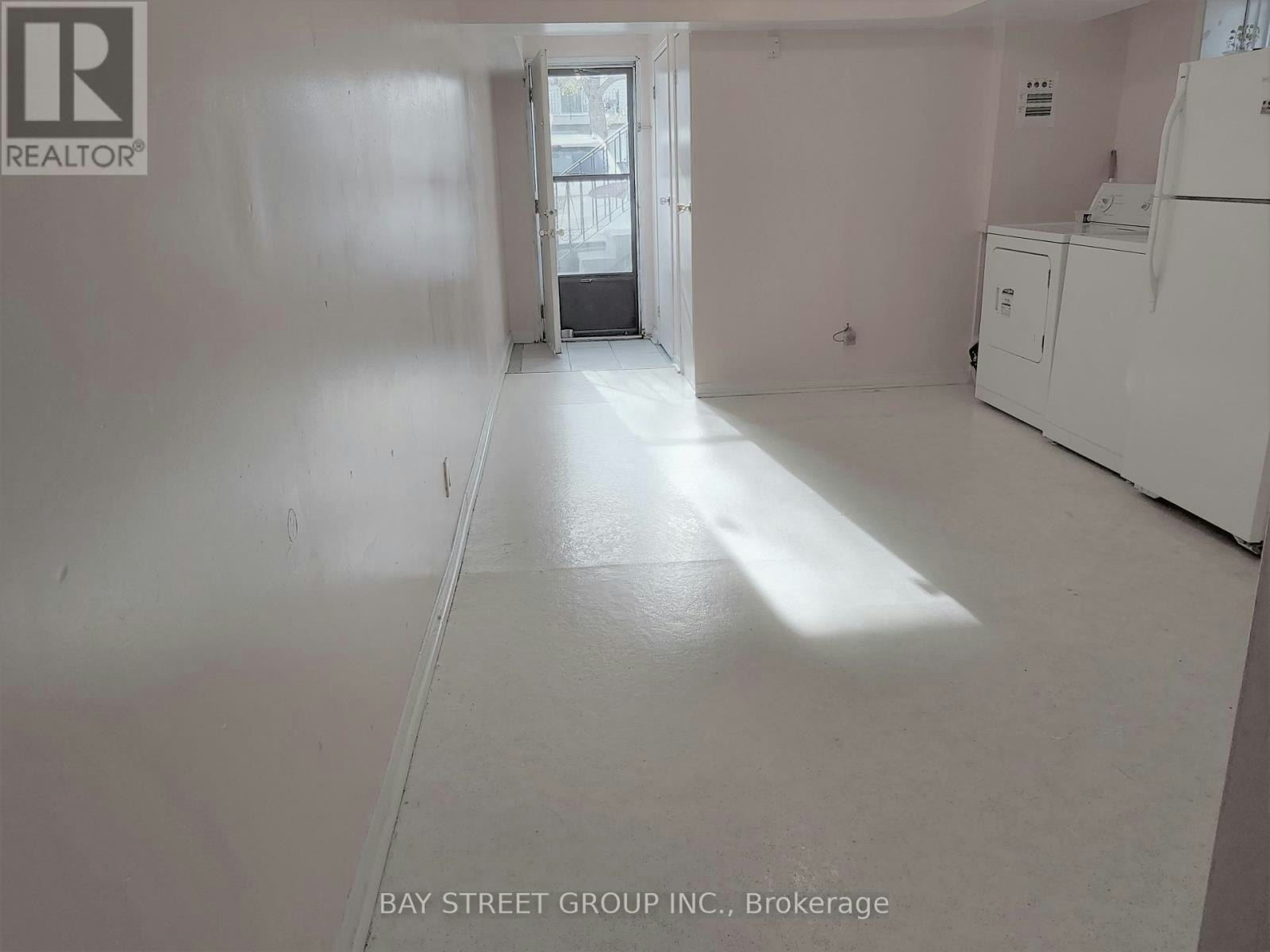 LOWER-72 Parkdene Court E, Toronto, ON, M1W 2J3 2