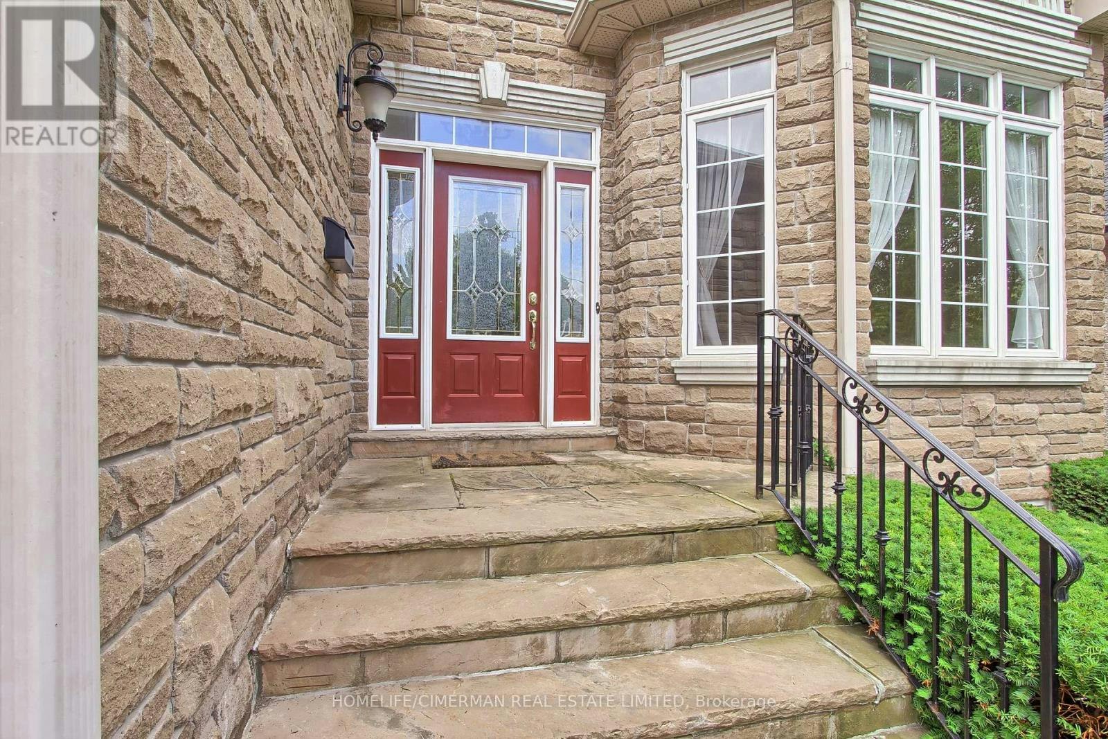 61 Pemberton Road, Richmond Hill, ON, L4C 3T5 - 4