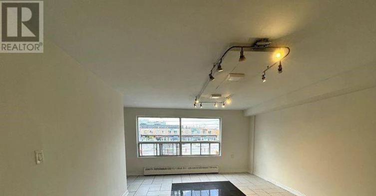 1-3071 Hurontario Street, Mississauga, ON, L5A 4E4 - 2