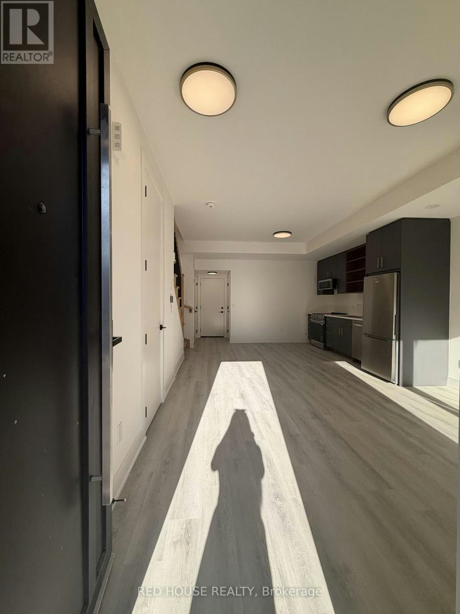 214 Ellis Avenue, St. Catharines, ON, L2P 0H2 - 2