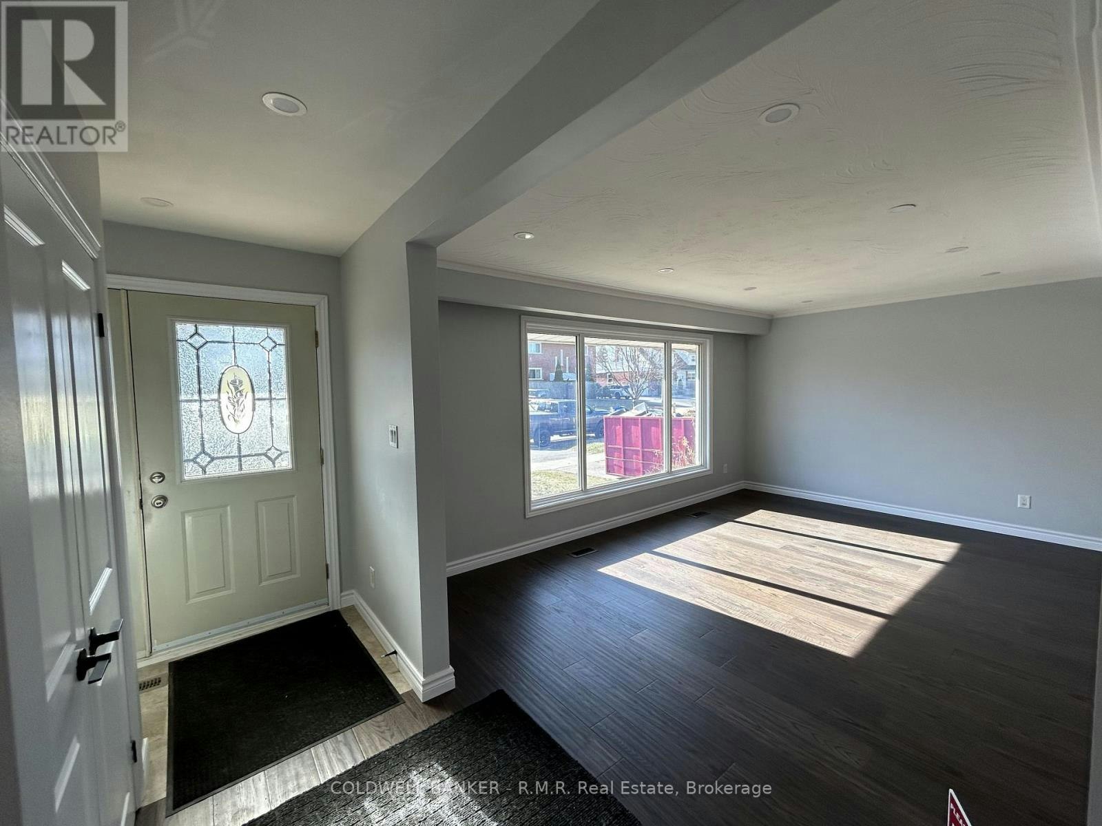 MAIN-125 Cabot Street, Oshawa, ON, L1J 5R8 - 2