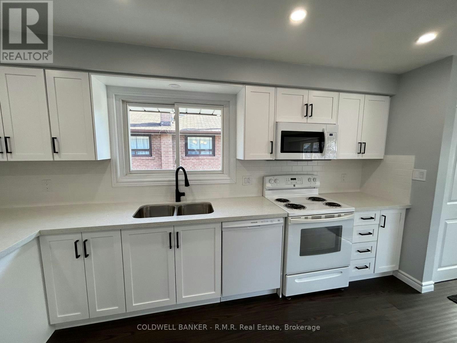 MAIN-125 Cabot Street, Oshawa, ON, L1J 5R8 - 11