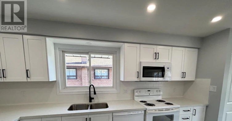 MAIN-125 Cabot Street, Oshawa, ON, L1J 5R8 - 11