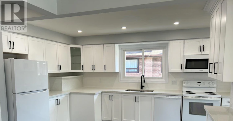 MAIN-125 Cabot Street, Oshawa, ON, L1J 5R8 - 9